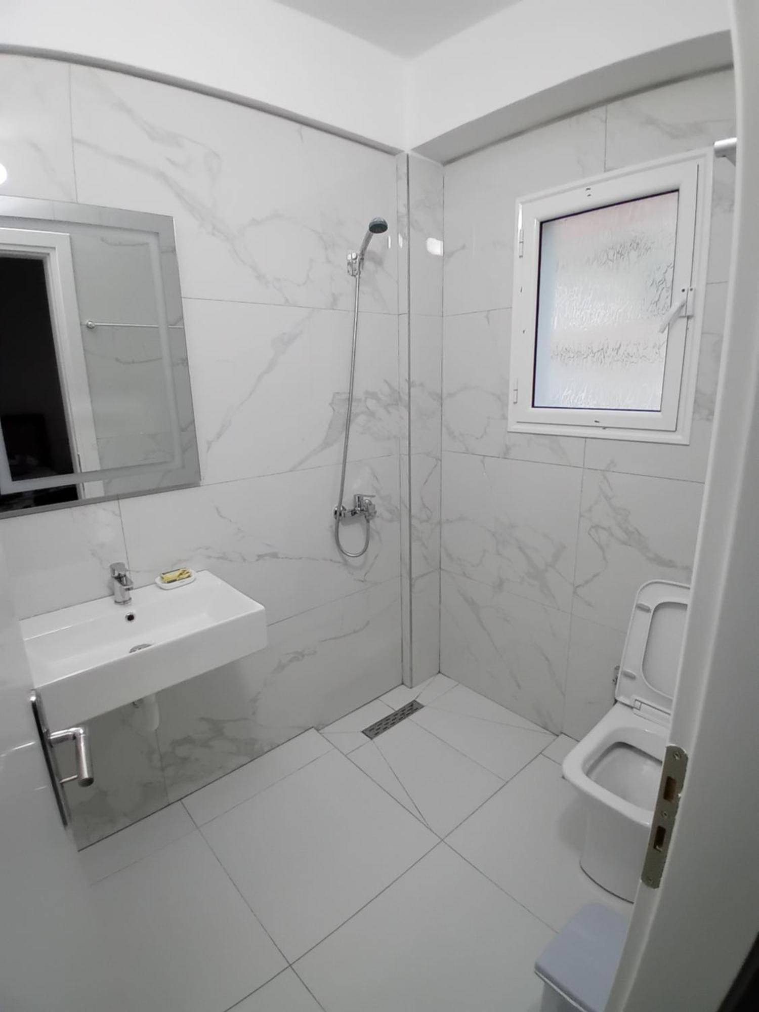 Ida Apartments Sarandë Buitenkant foto