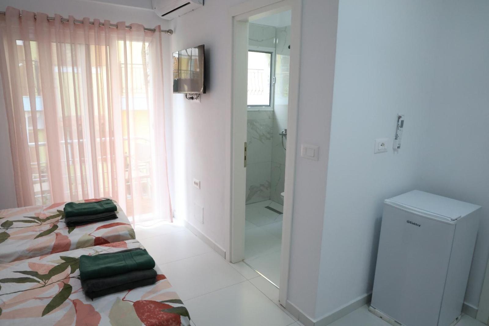 Ida Apartments Sarandë Buitenkant foto