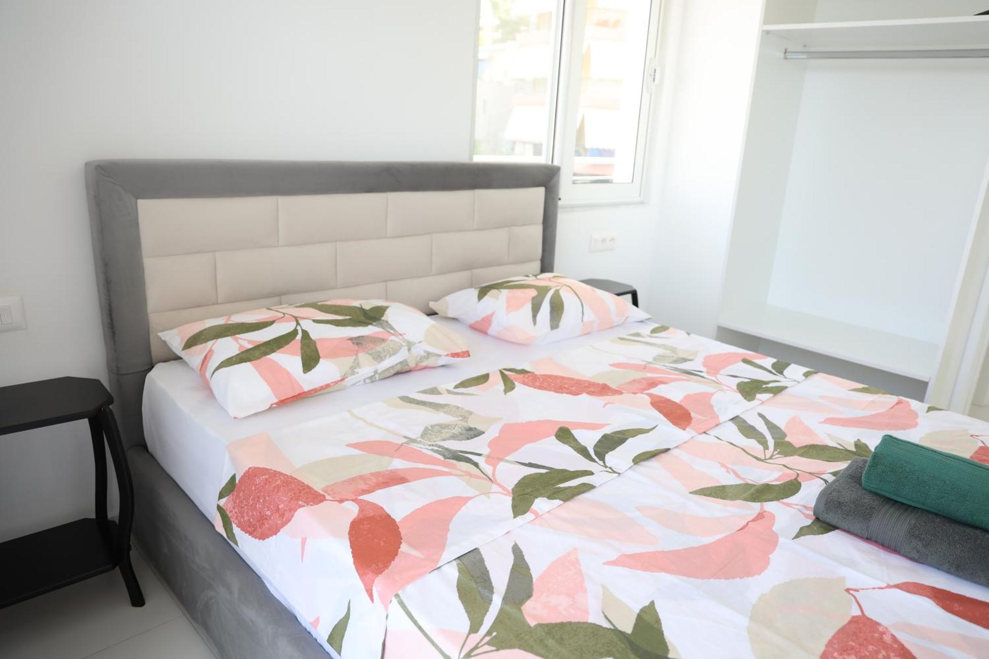 Ida Apartments Sarandë Buitenkant foto