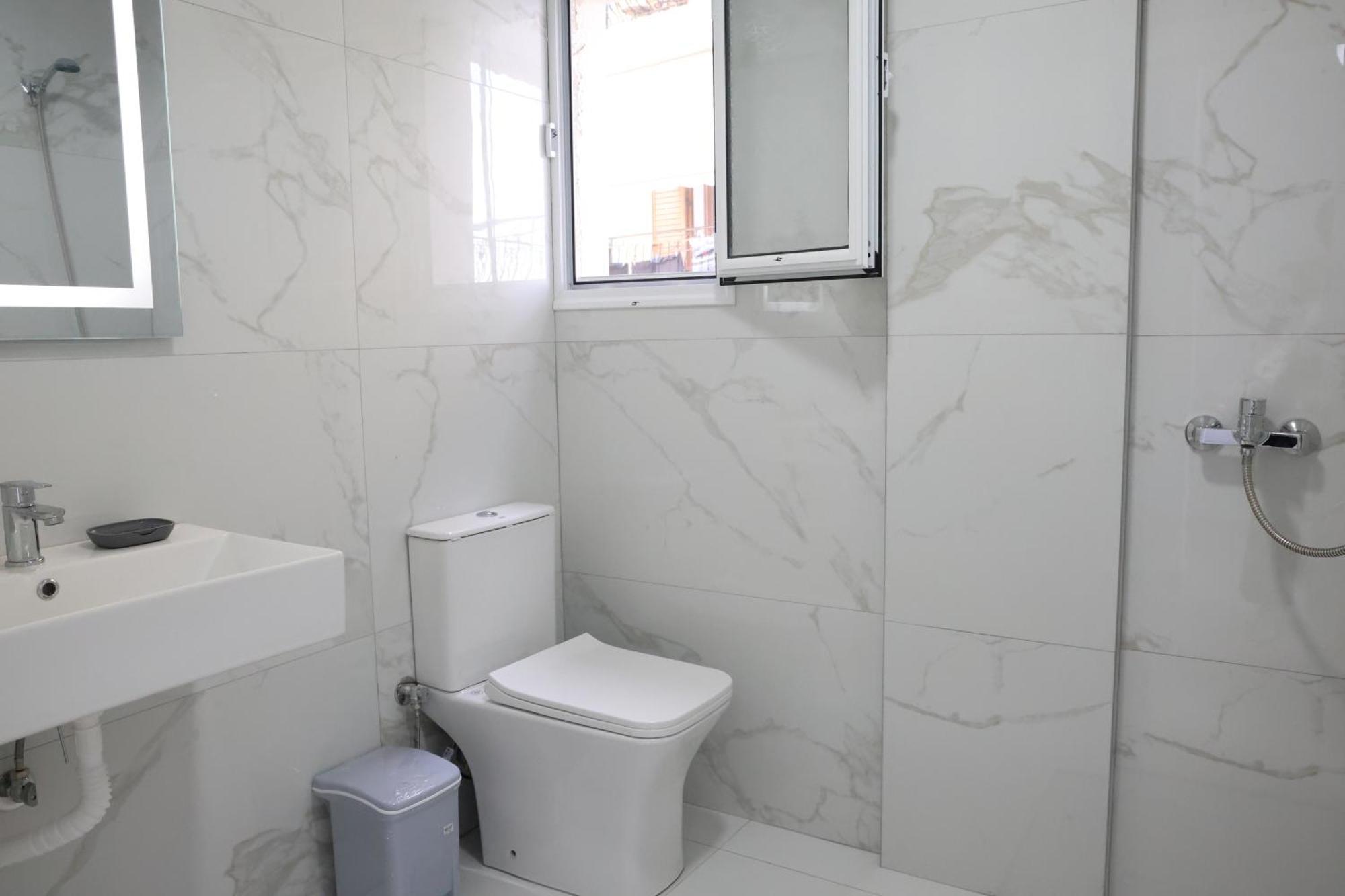 Ida Apartments Sarandë Buitenkant foto