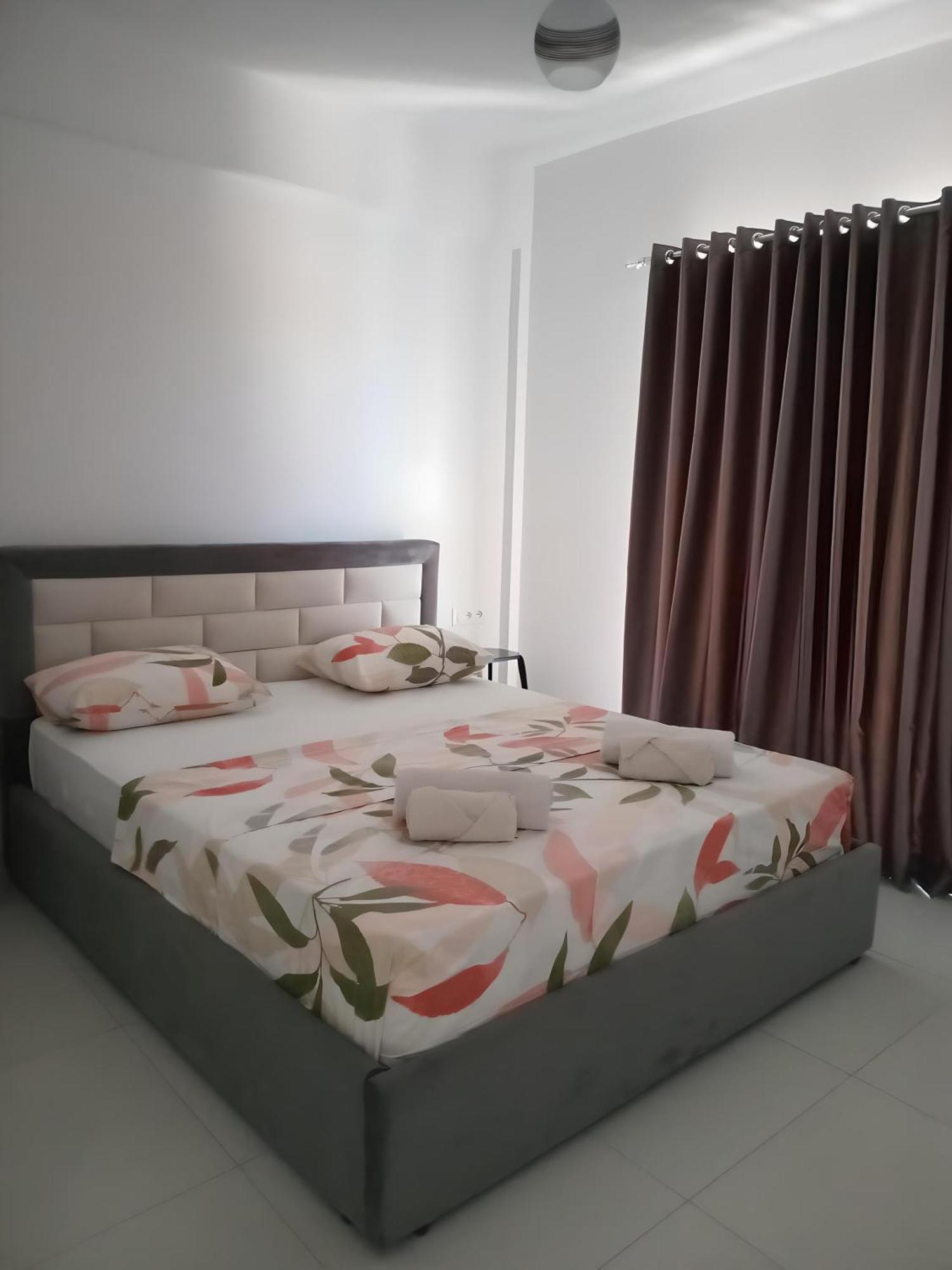 Ida Apartments Sarandë Buitenkant foto