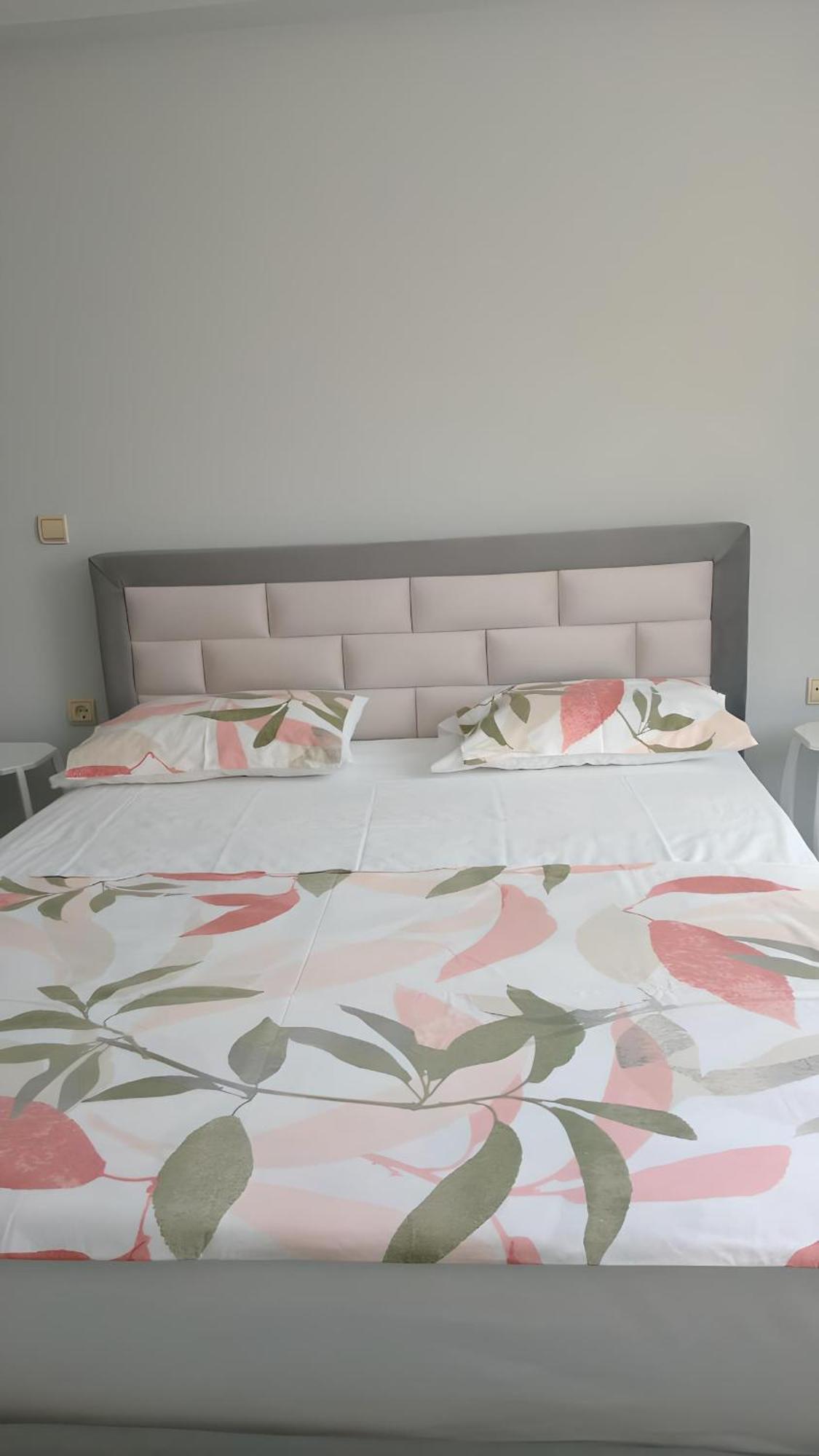 Ida Apartments Sarandë Buitenkant foto