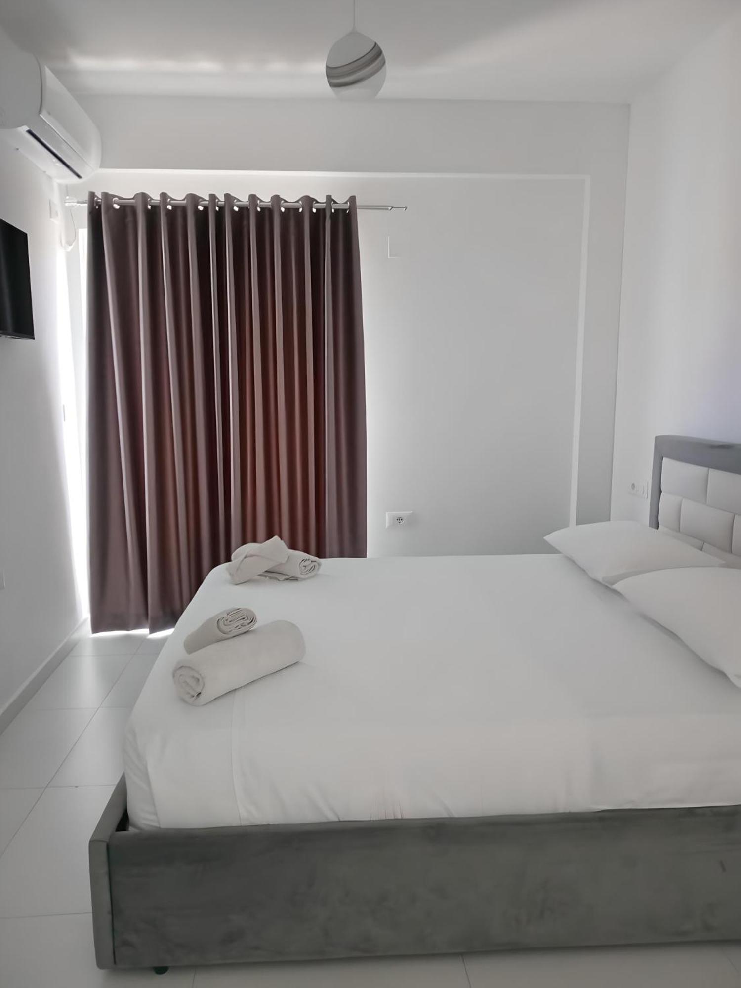 Ida Apartments Sarandë Buitenkant foto